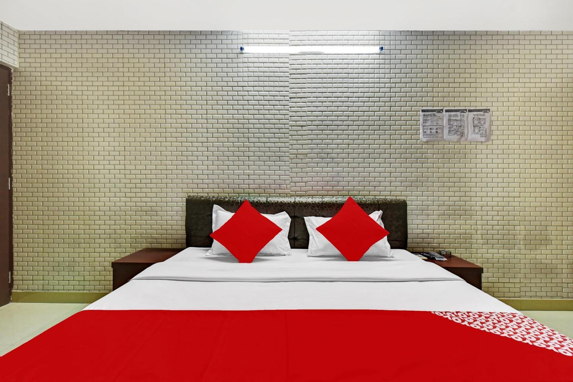 Hotel O Eleven Hotel & Banquet Kota  Bagian luar foto